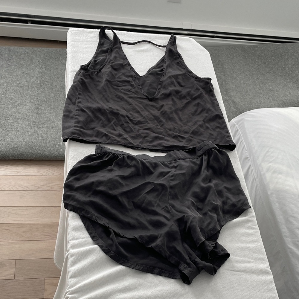 Lunya washable Silk Charcoal Sleepwear Set